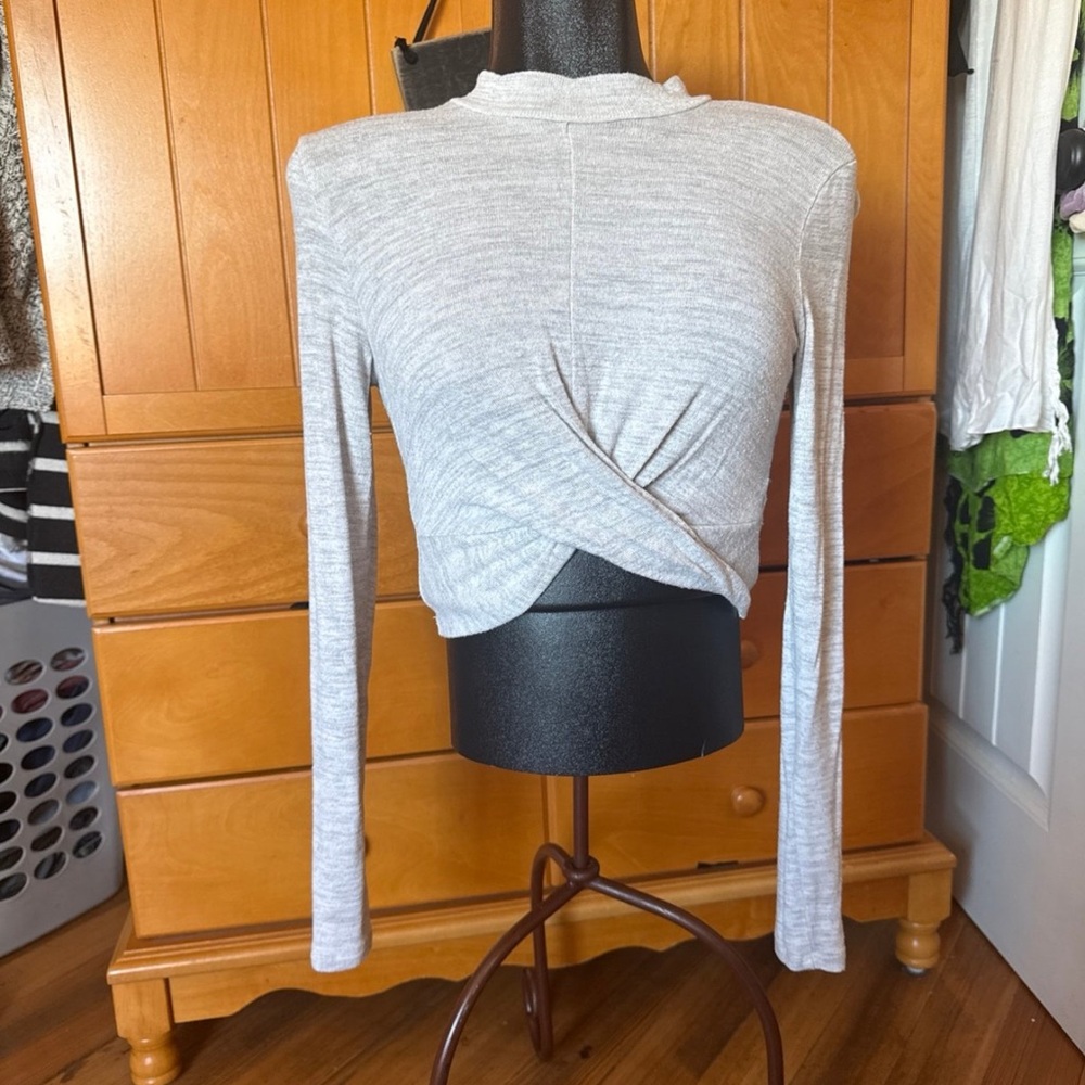 Xhilaration Gray Twist Front Cropped Sweater — Soft Knit Crewneck S